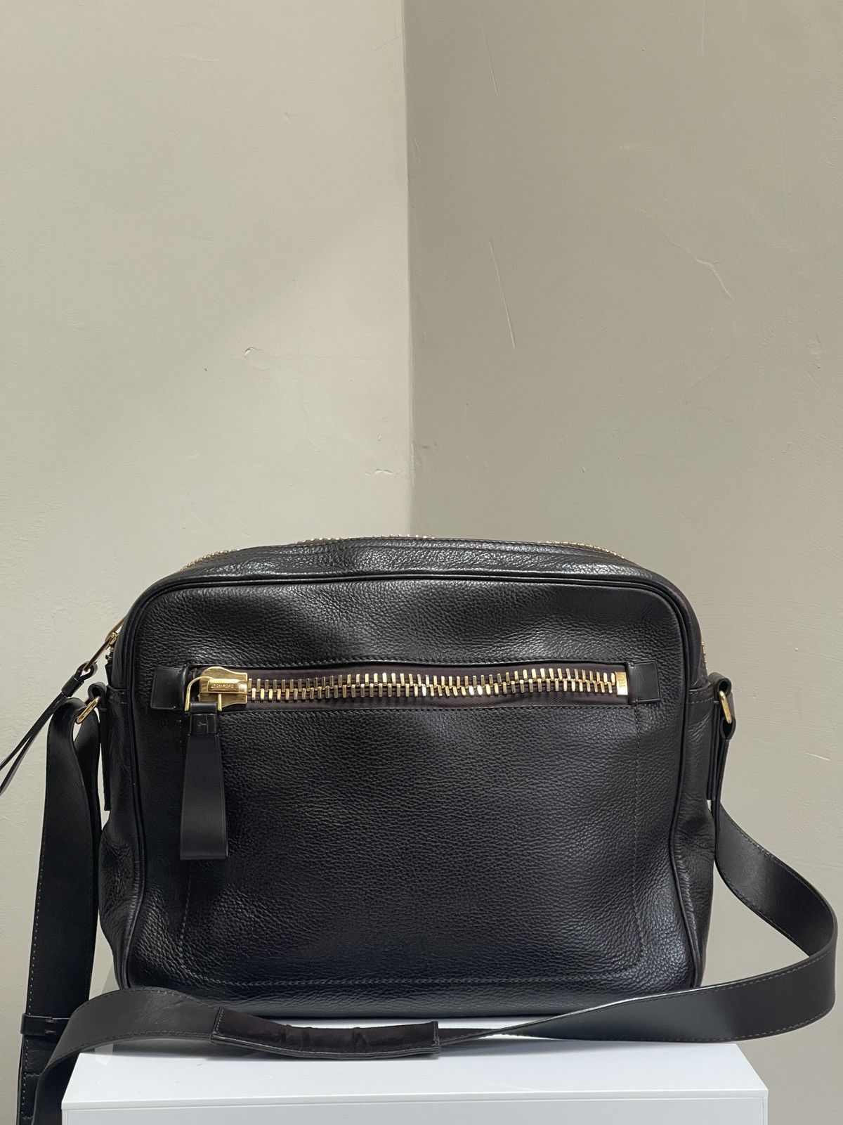 Tom Ford Mens Brown Buckley Messenger Bag