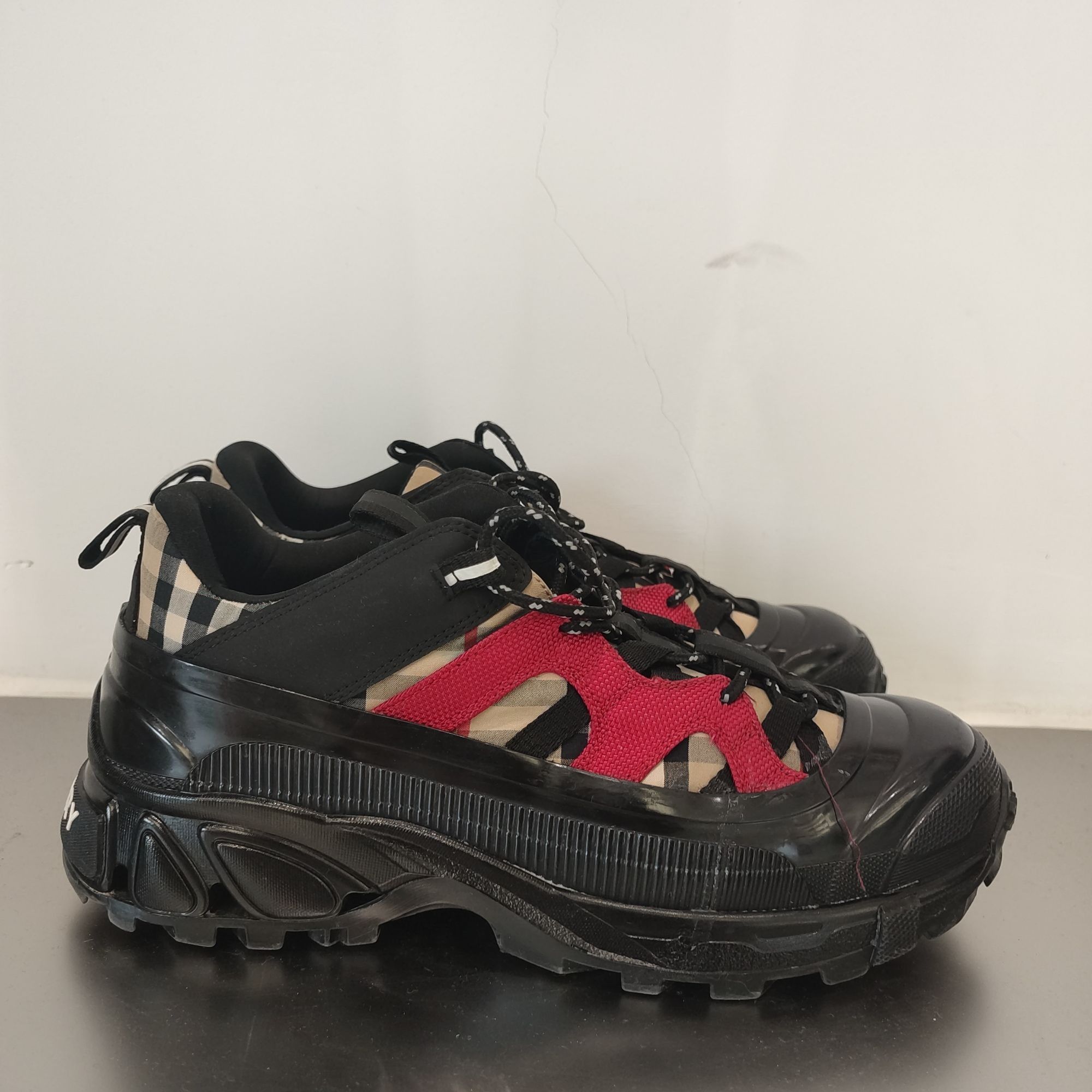Burberry Burberry Size 40 Checkered Lace-Up Thick-Soled Casual Sneake Size US 7 / EU 40 - 7 Thumbnail