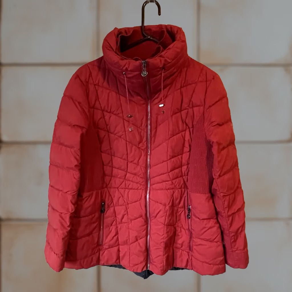Vintage Bernardo 2XL Puffer Jacket Women’s Full Zip Hood Red Solid Quilted Logo Zip Pockets Insulated Long Sleeve Mid-Length Christmas Outerwear Size XXL / US 16-18 / IT 52-54 - 1 Thumbnail