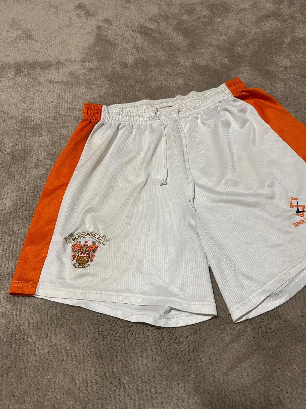 Other Vintage 2000-01 Blackpool F.C. Home Football Shorts Soccer M Size US 32 / EU 48 - 2 Thumbnail