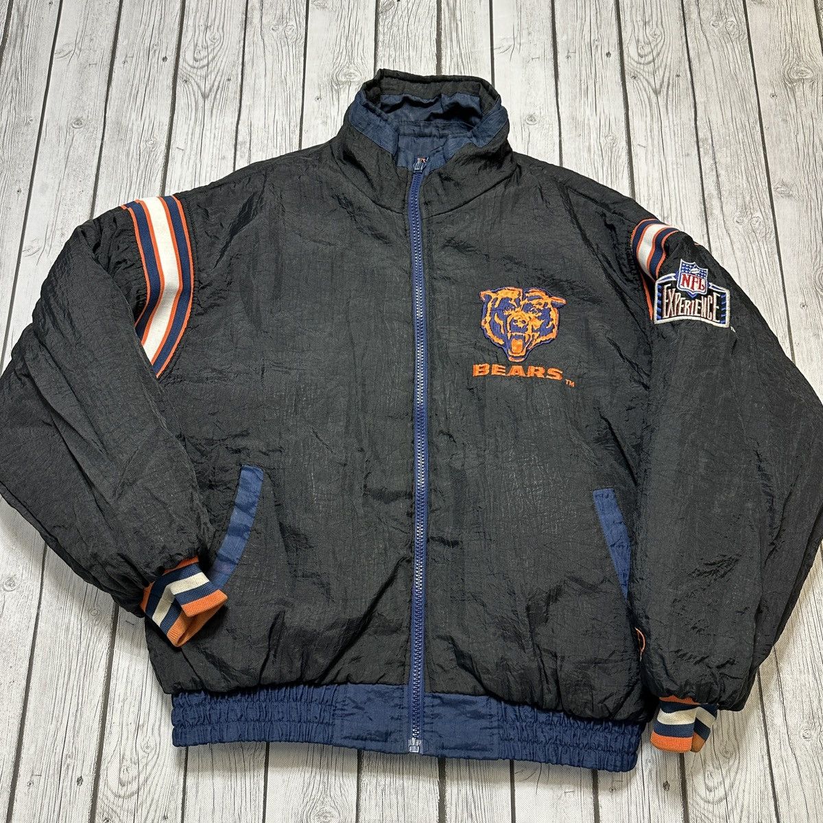 NFL Vintage Chicago Bears reversible puffer jacket Size US L / EU 52-54 / 3 - 4 Thumbnail