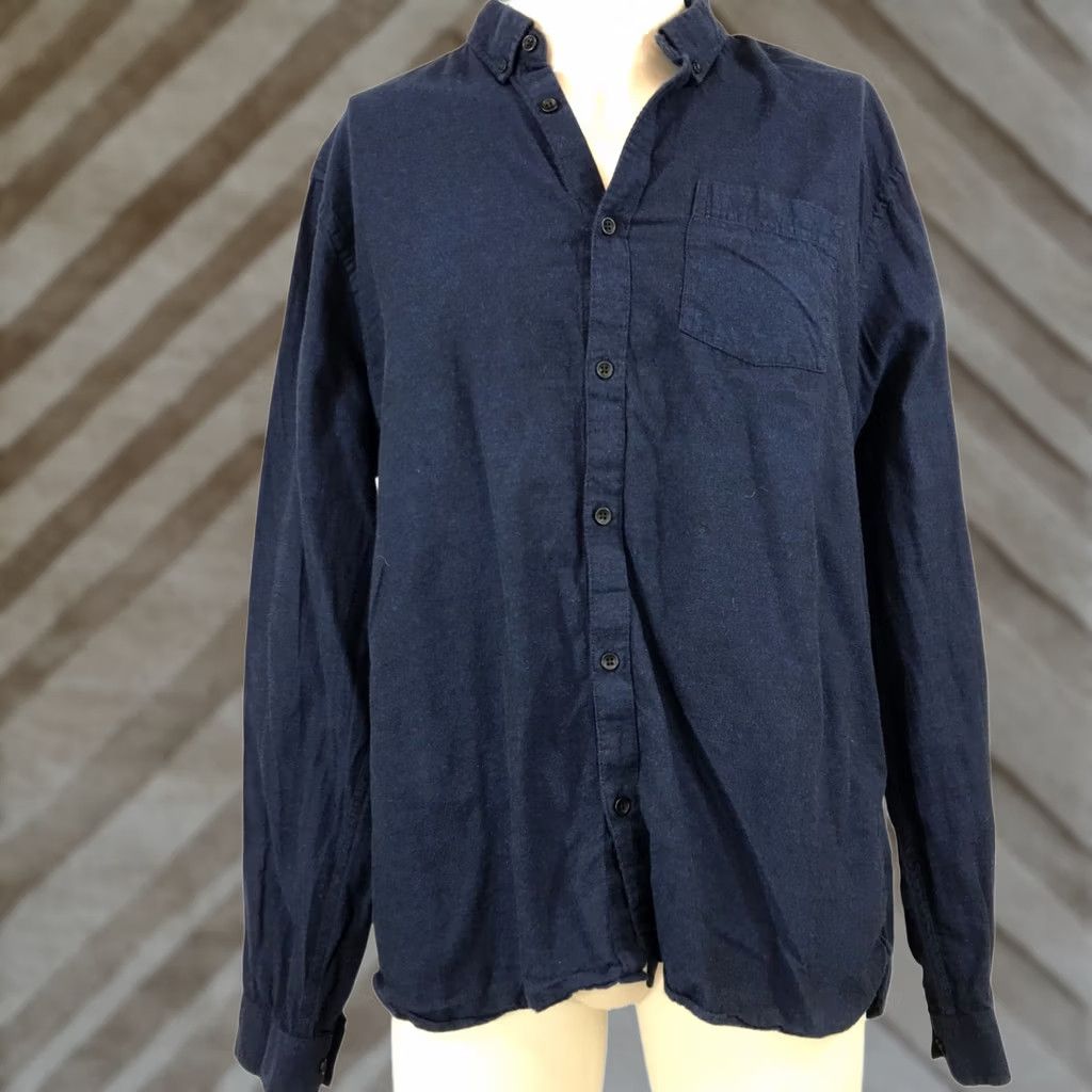 Urban Outfitters VINTAGE? URBAN OUTFITTERS MEN'S L NAVY LONG SLEEVE BUTTON COLLARED COTTON SHIRT Size US L / EU 52-54 / 3 - 1 Thumbnail