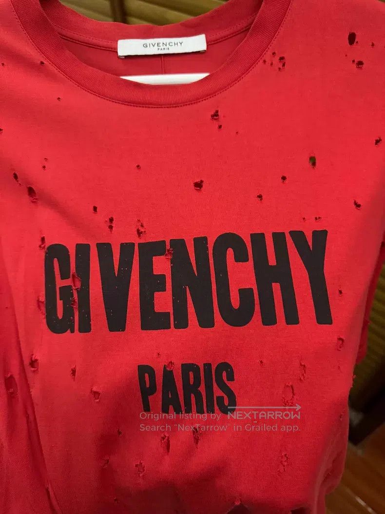 Givenchy Givenchy Red Small Hole Short Sleeve Size US M / EU 48-50 / 2 - 3 Thumbnail