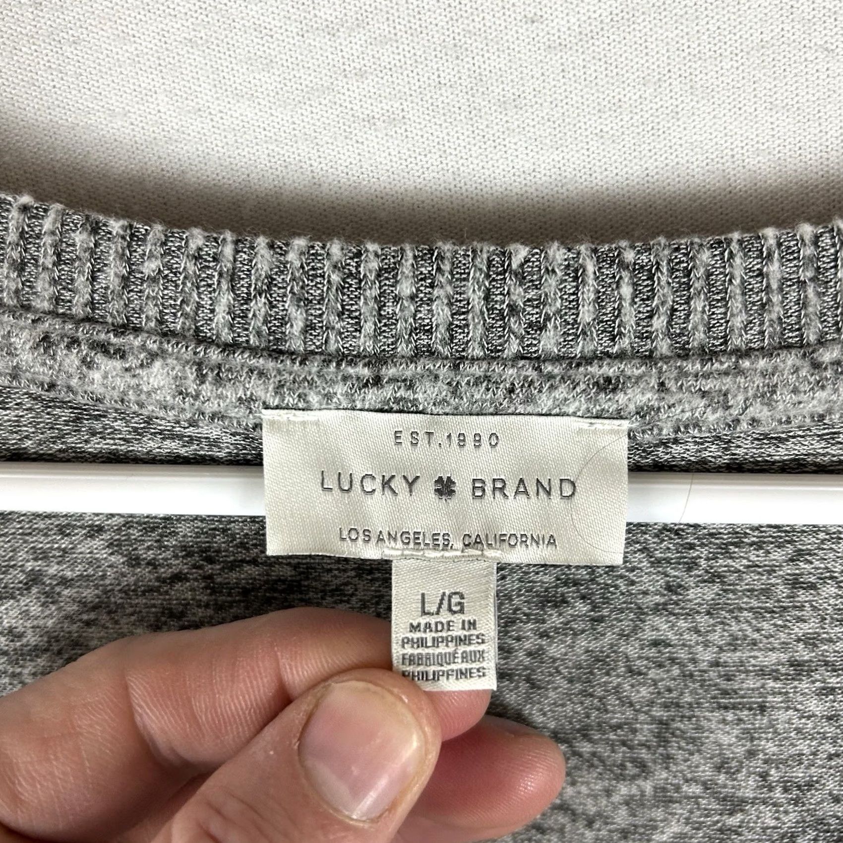 Lucky Brand Lucky Brand Sweatshirt Lightweight Long Sleeve V-Neck Pullover Womens Large Gray Pullover Knit Slim Casual City Minimalist Size L / US 10 / IT 46 - 3 Thumbnail