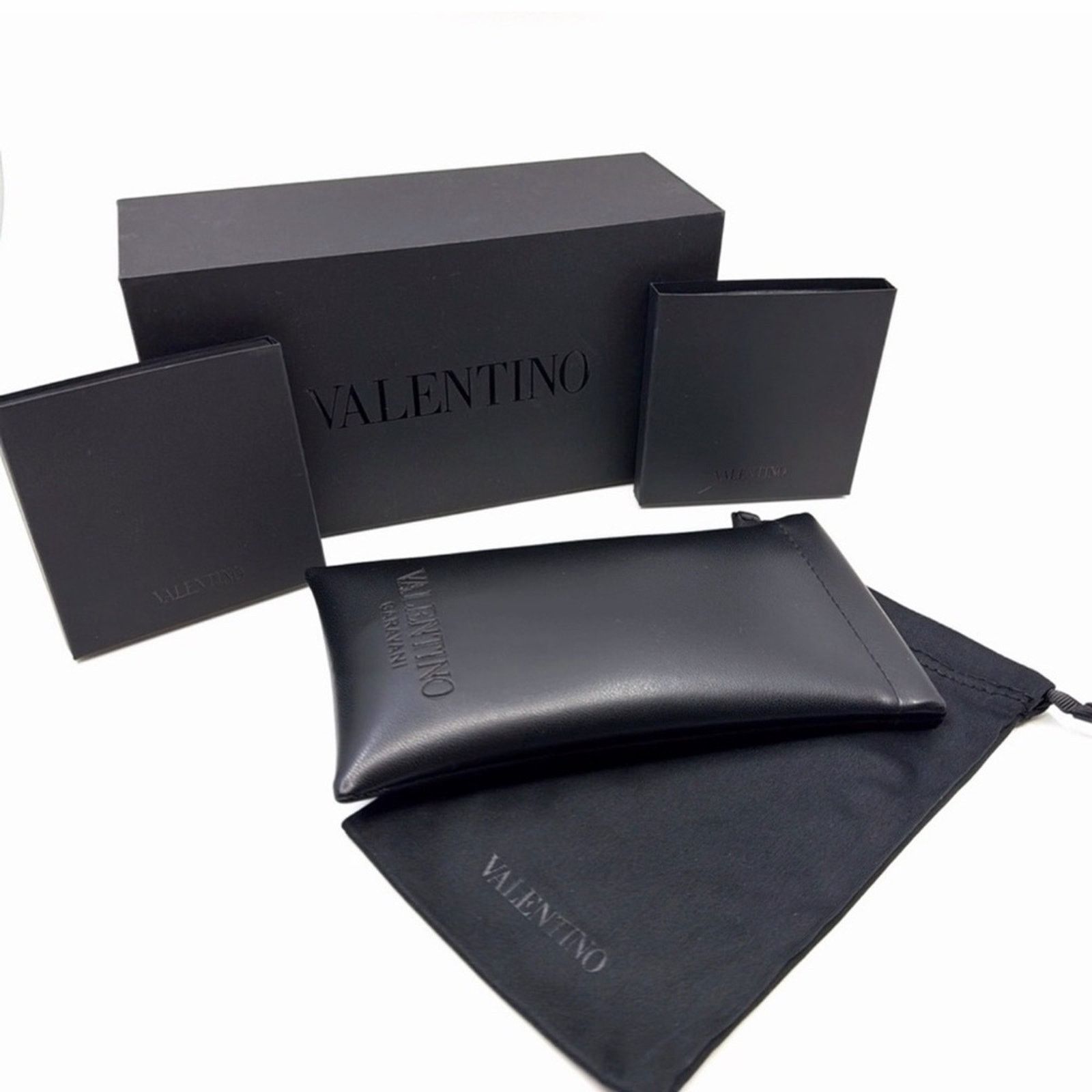 Valentino New! Valentino V SOUL VLS 127A Black Sunglasses, Authentic Size ONE SIZE - 8 Thumbnail