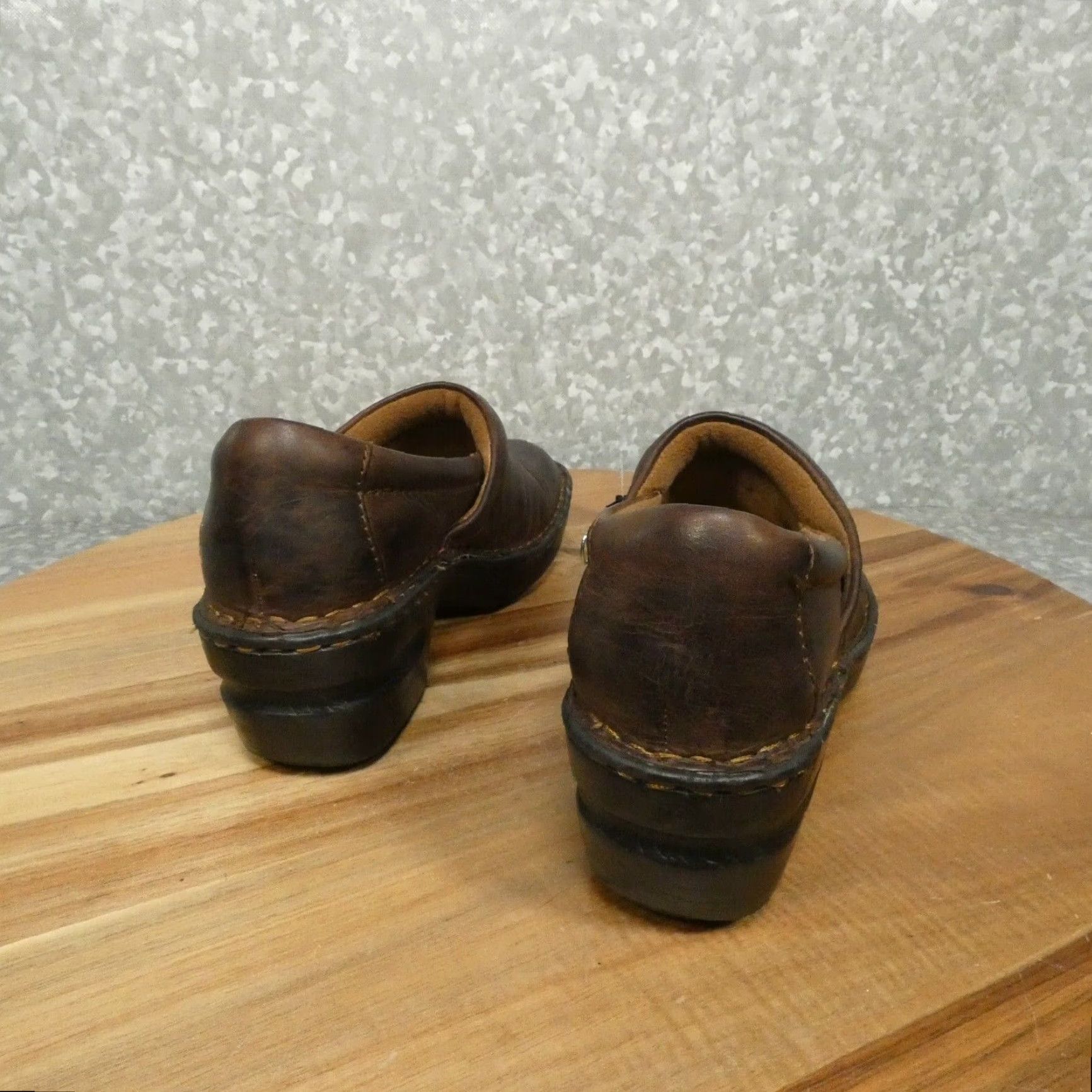 Born BOC Born Clogs Womens Brown Leather Slip On Mules Chunky Heel Size 6.5M Size US 7 / IT 37 - 4 Thumbnail