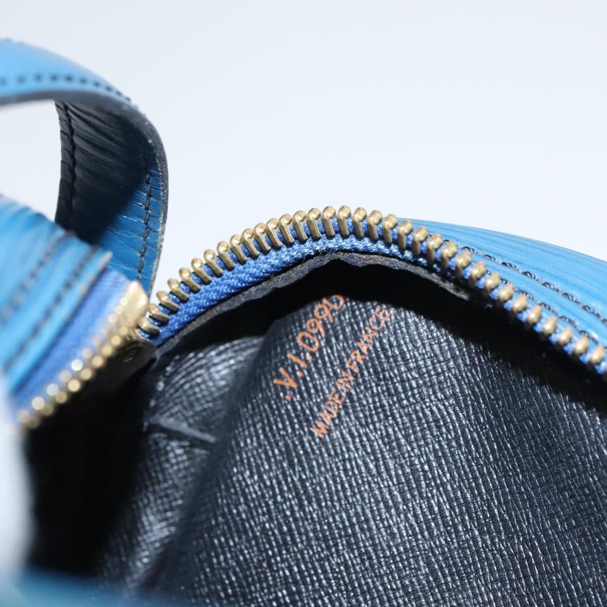 Louis Vuitton LOUIS VUITTON Epi June Feuille Shoulder Bag Blue M52155 Size ONE SIZE - 16 Thumbnail