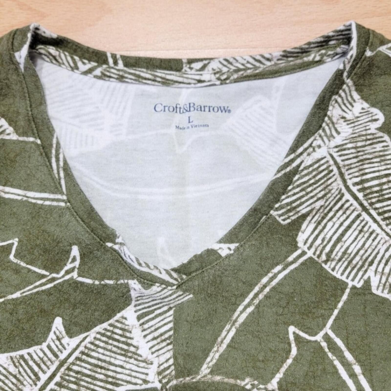 Croft & Barrow Croft & Barrow Women's Green Leaf Print V-Neck Short Sleeve Size XL / US 12-14 / IT 48-50 - 9 Thumbnail