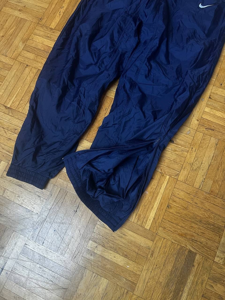Nike × Vintage Vintage Nike Track Pants Nylon Drill Y2K Swoosh Hype Baggy Size US 32 / EU 48 - 4 Thumbnail