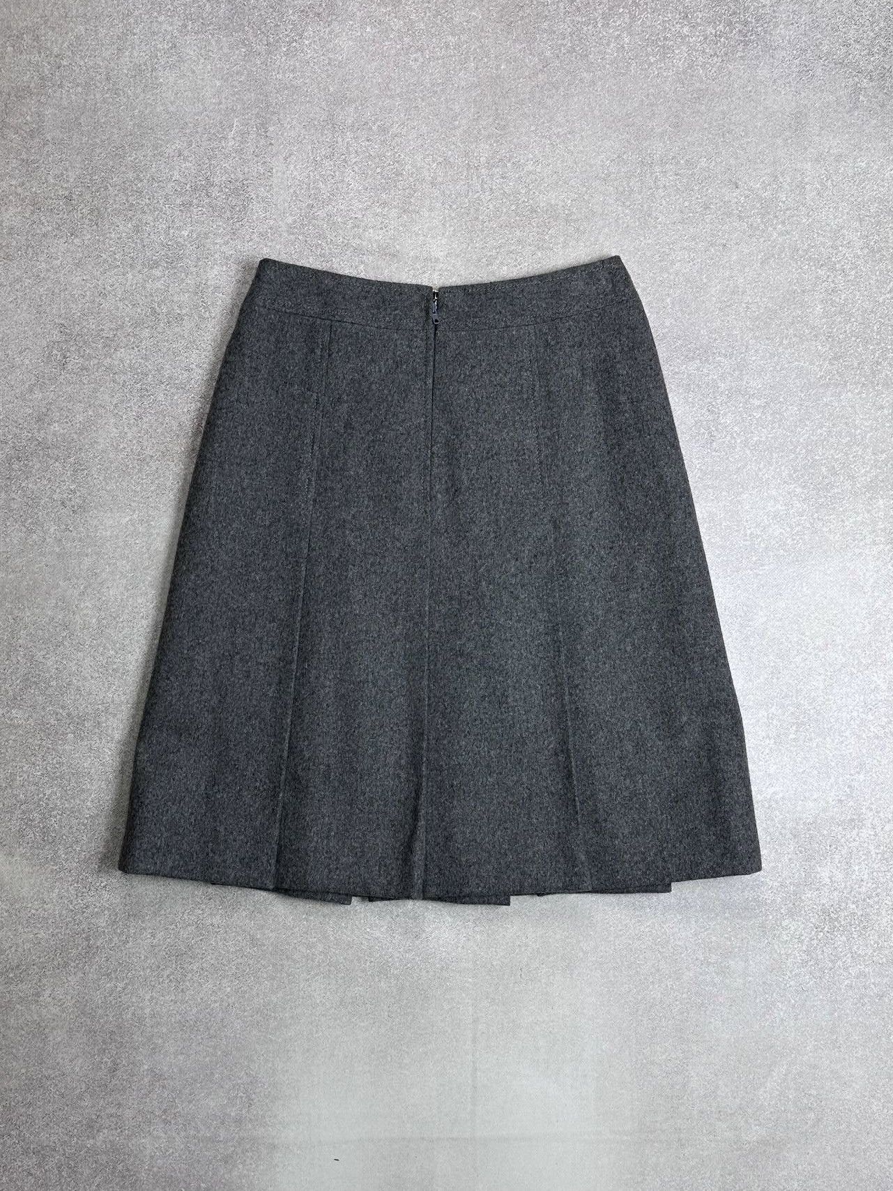 Celine Vintage Celine Womans Wool Skirt Rare IT 40 Size 27" / US 4 / IT 40 - 4 Thumbnail