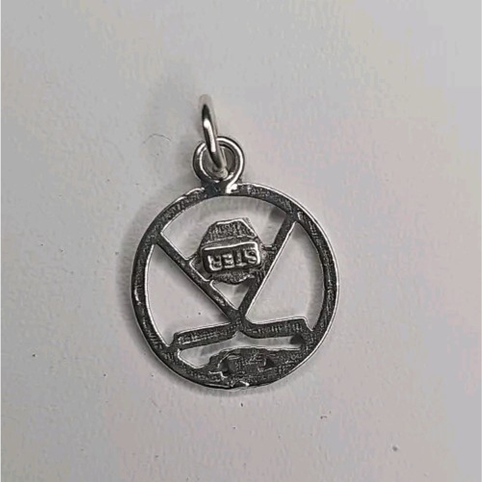 Other 925 Sterling Silver Circle Hockey Mask Sticks Puck Charm Size ONE SIZE - 3 Thumbnail