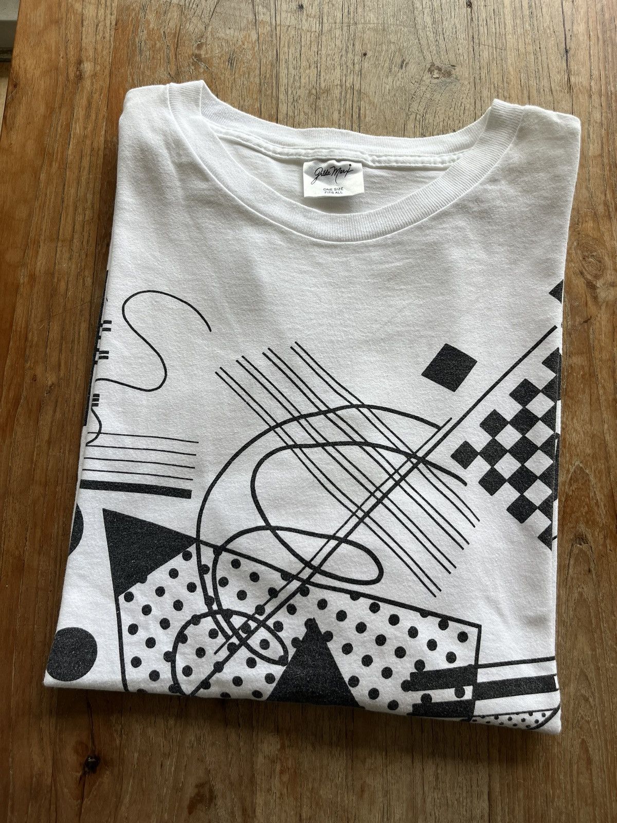 Vintage Vintage Gilda Mary 1993’s art design T-shirt Size US XL / EU 56 / 4 - 1 Thumbnail