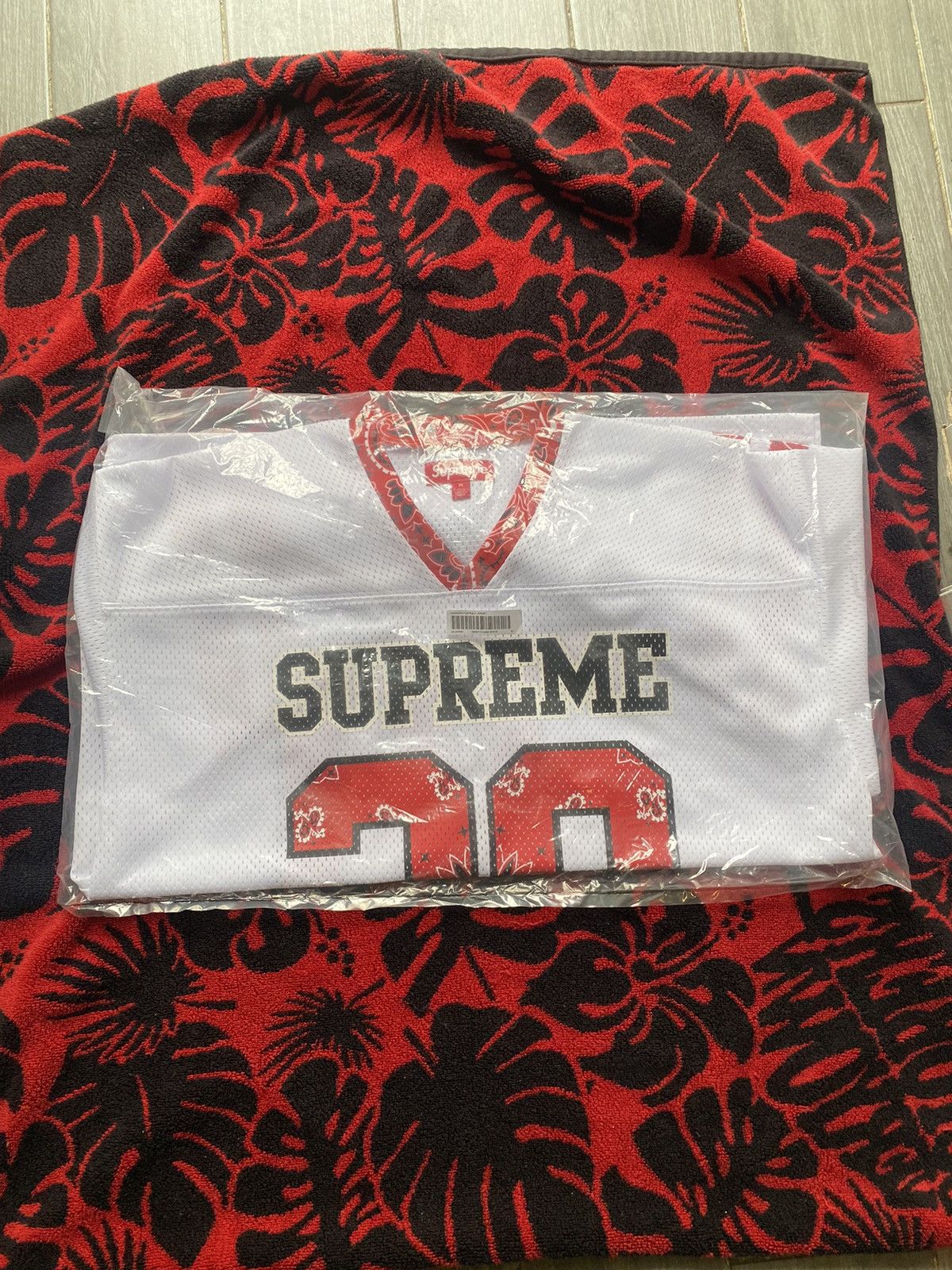 Supreme Supreme Bandana Football Jersey White Medium Size US M / EU 48-50 / 2 - 5 Thumbnail
