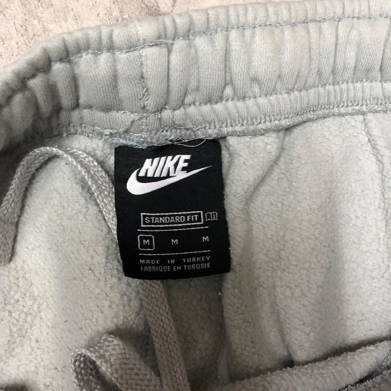 Nike Grey Nike cargo sweatpants with embroidered swoosh Size US 32 / EU 48 - 4 Thumbnail