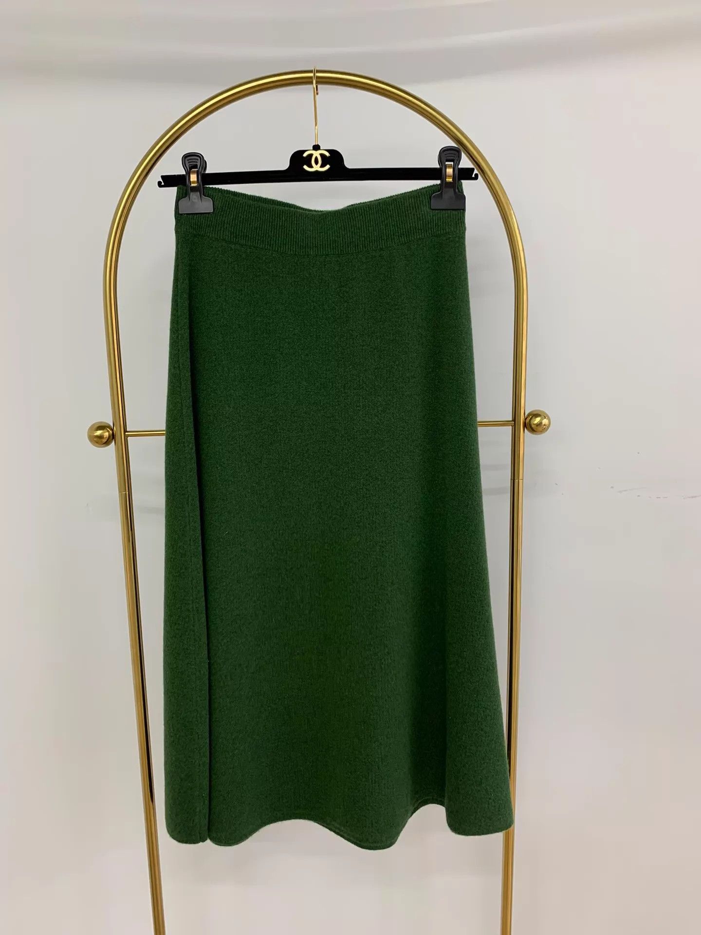 Yves Salomon YVES SALOMON green wool skirt M near new unworn Size 27" / US 4 / IT 40 - 1 Thumbnail