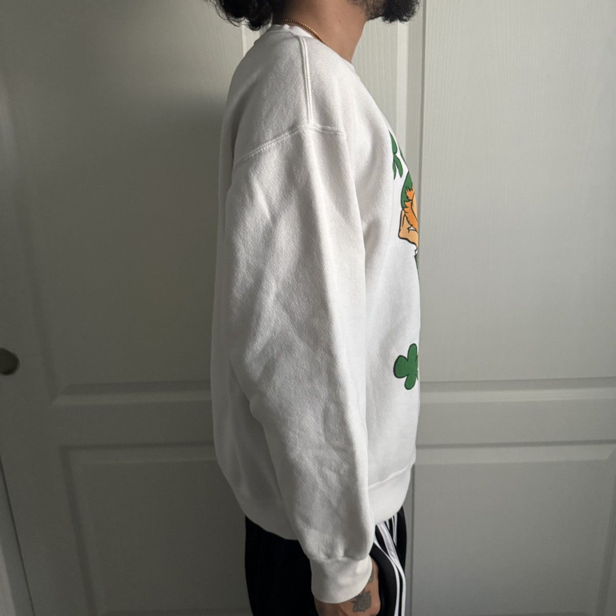 Other Vintage 90's White "Feel Lucky" Leprechaun Crewneck Size US L / EU 52-54 / 3 - 2 Thumbnail