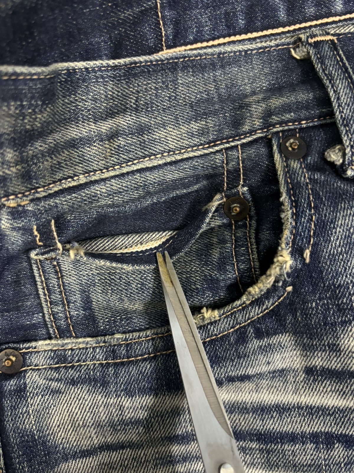 Levi's Vintage 70s Levis 501XX Big E Selvedge Mud Wash Jeans Repro Size US 31 - 6 Thumbnail