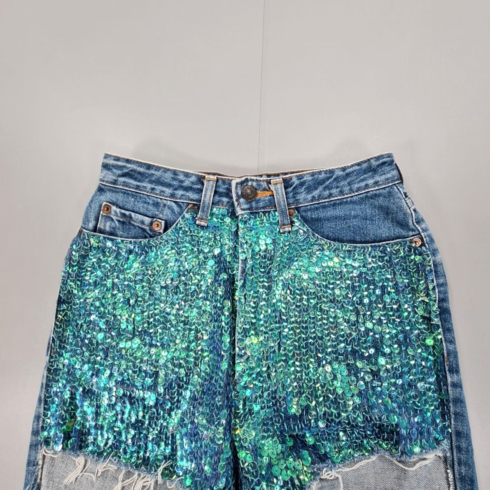 Levi's VINTAGE Levi's Womens Jeans Blue W26 L29 Sequin Ripped Tapered Made in Japan W603 Jeans Women Size 26" / US 2 / IT 38 - 2 Thumbnail
