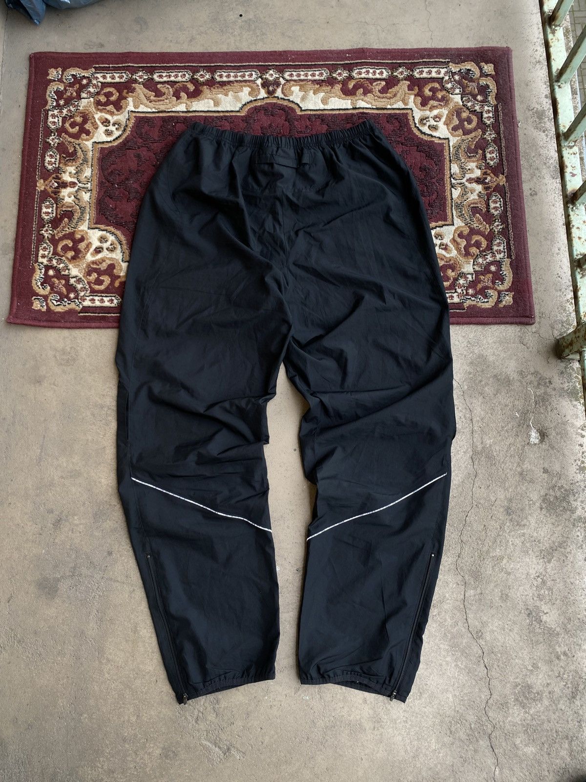 Nike Vintage silver tag Nike nylon sweatpants uk drill baggy Size US 34 / EU 50 - 5 Thumbnail