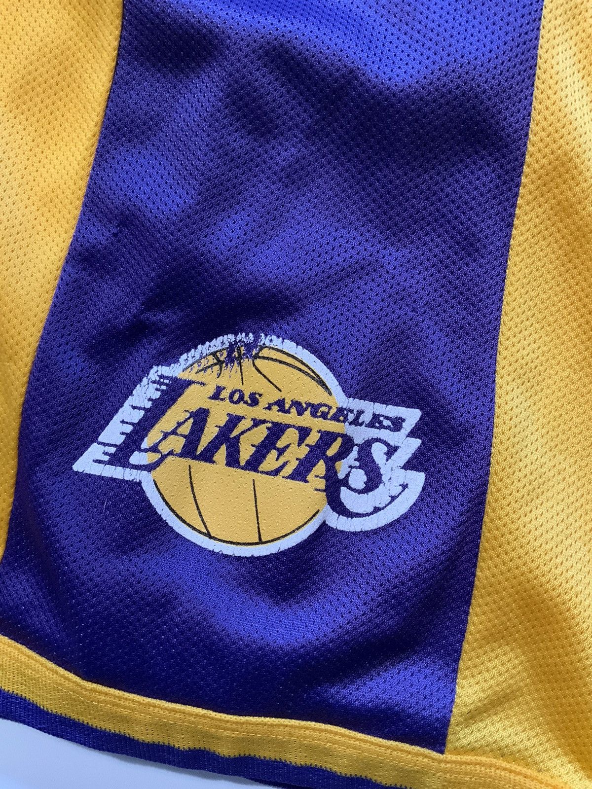 Champion × NBA × Vintage Vintage 90s Champion Los Angeles Lakers Basketball Shorts Size US 32 / EU 48 - 6 Thumbnail