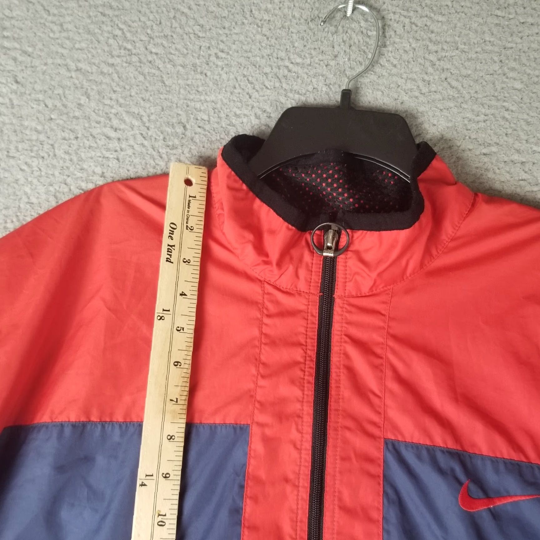 Nike VINTAGE Nike Jacket Men's L Red Blue Center Swoosh Reflective Striped 90s Windbreaker 1996 Size US L / EU 52-54 / 3 - 4 Thumbnail