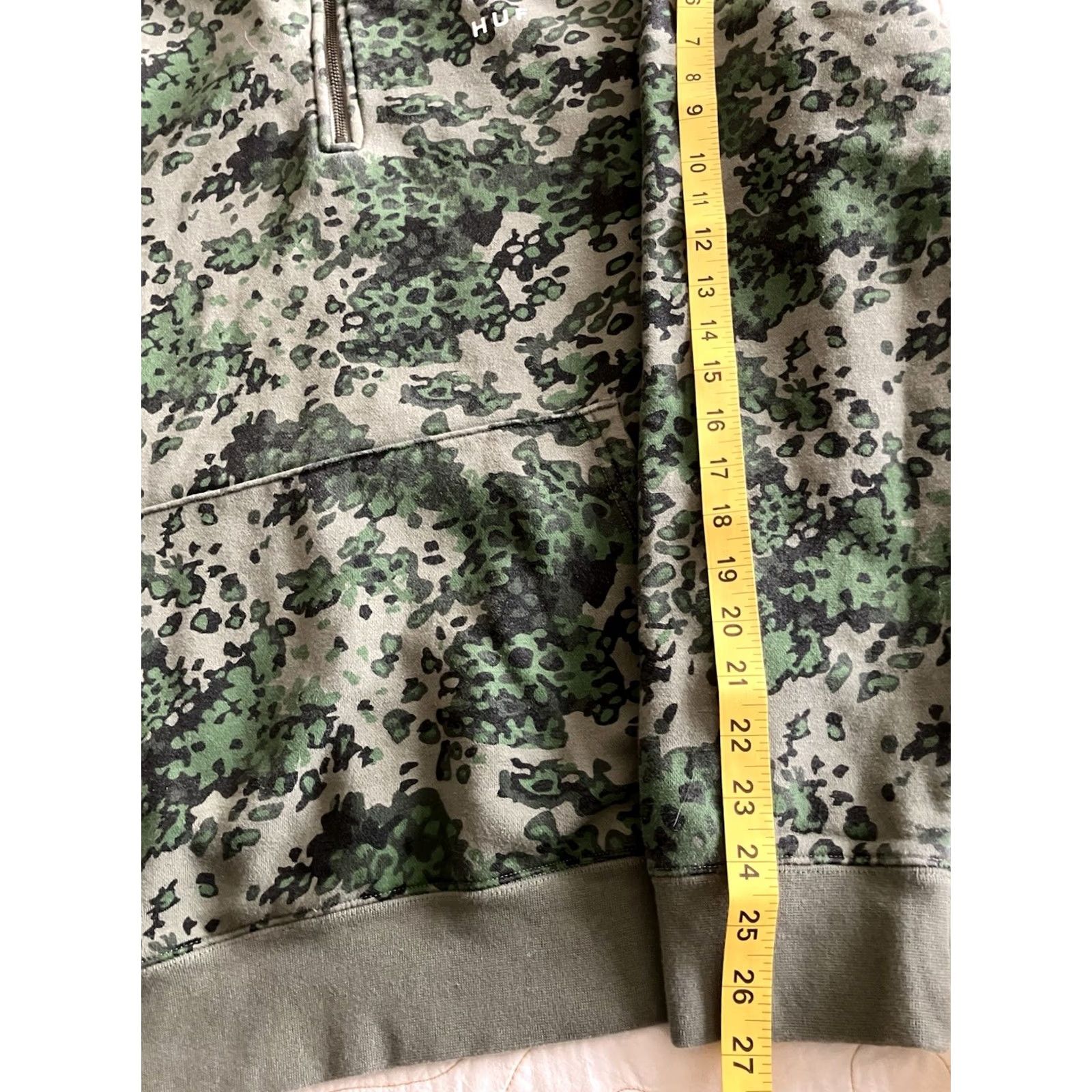 Huf HUF Contra Men's 1/4 Zip Camouflage Sweatshirt Large Pocket Sweater Large Multicolor Camouflage 1/4 Zip Pullover Men Size US L / EU 52-54 / 3 - 7 Thumbnail
