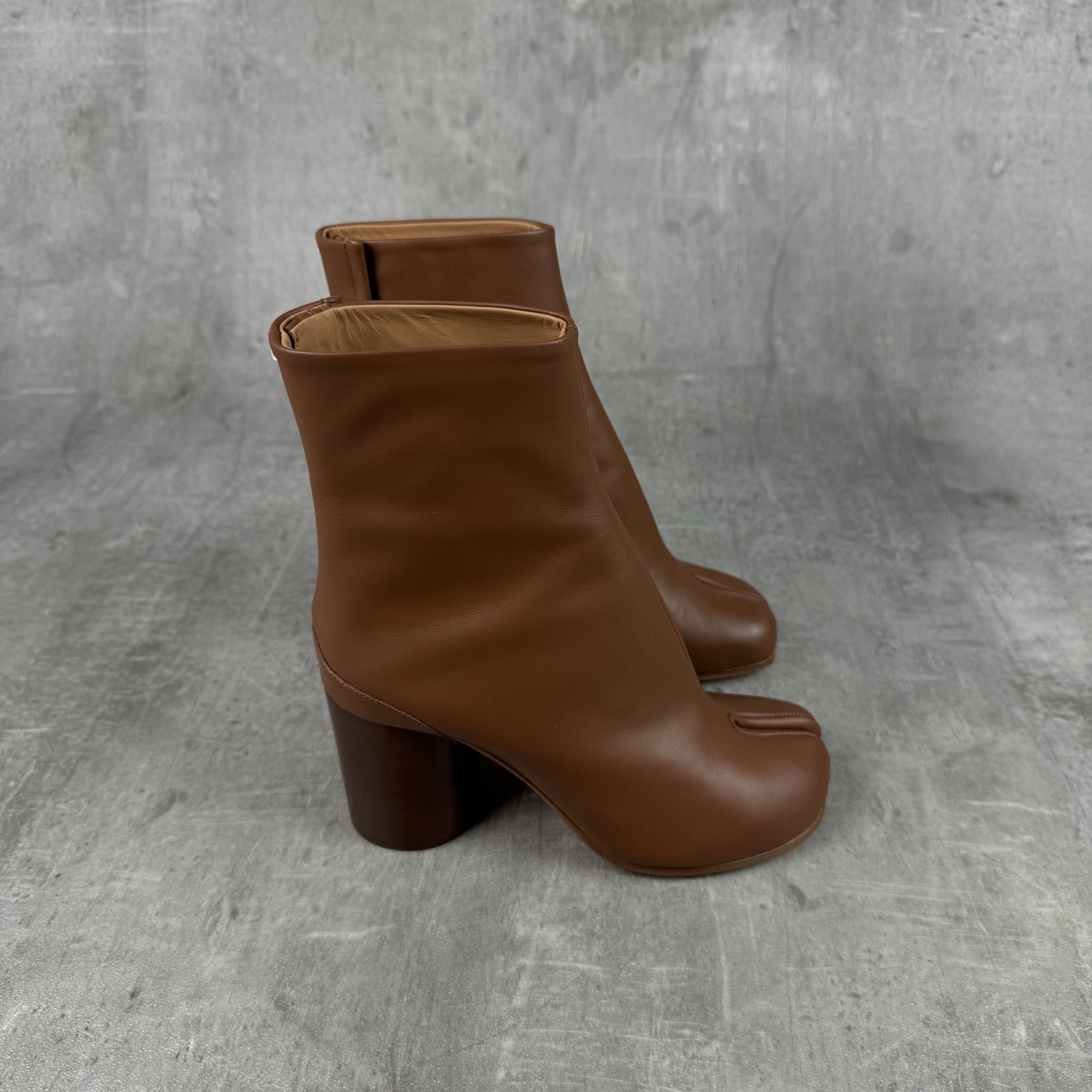Maison Margiela MAISON MARGIELA Brown Leather Tabi Boots Heels Size US 5 / IT 35 - 6 Thumbnail