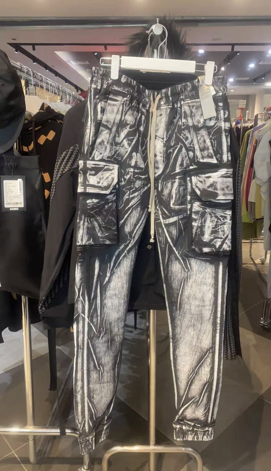 Rick Owens Rick Owens DRKSHDW Splatter Print Cargo Pants Size US 33 - 1 Thumbnail