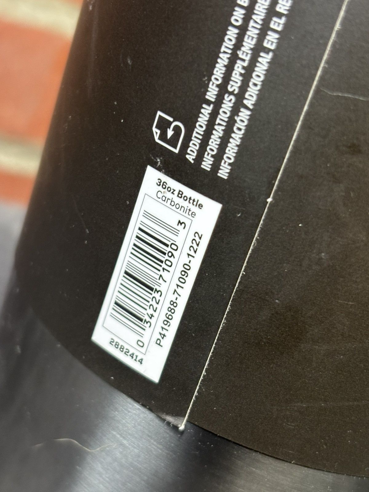 Other Igloo 36 oz Insulated Water Bottle Black Carbonite NWT New Size ONE SIZE - 4 Thumbnail