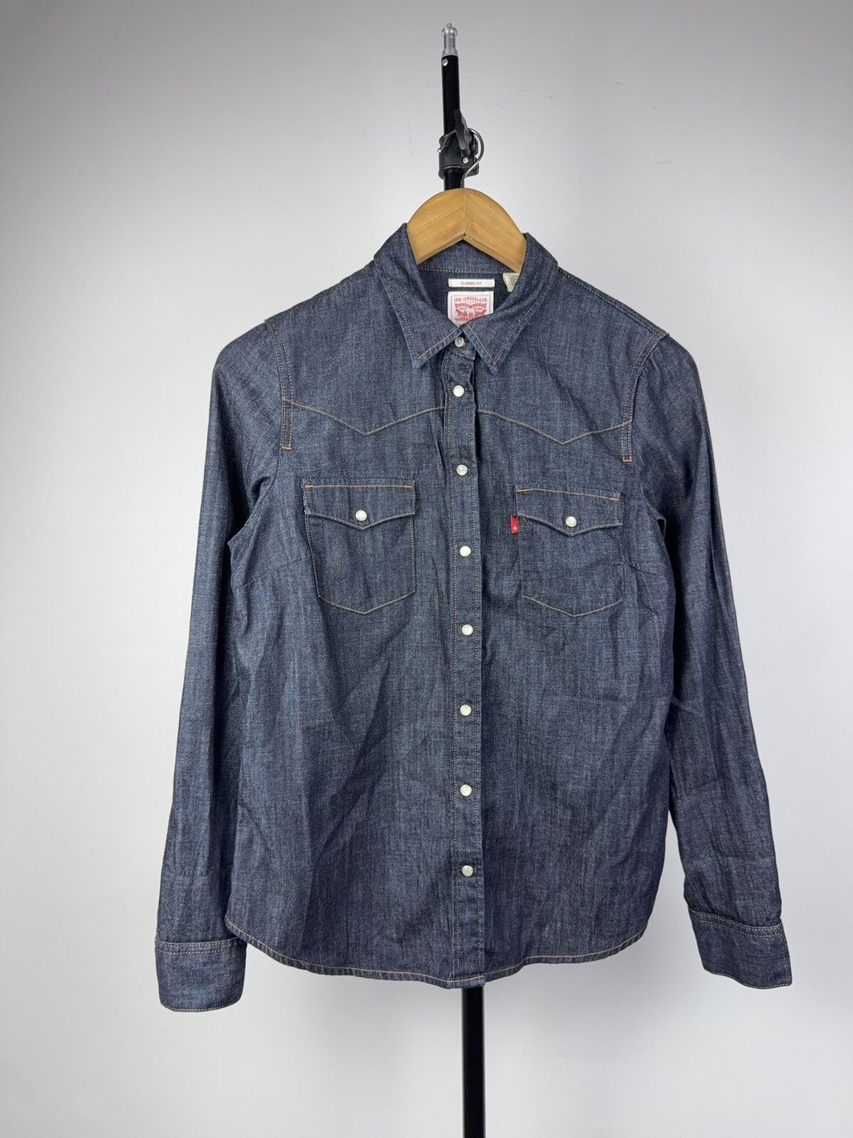 Levi's Western 00s Levi’s Western Denim Shirt Classic Fit S sz Size S / US 4 / IT 40 - 1 Thumbnail
