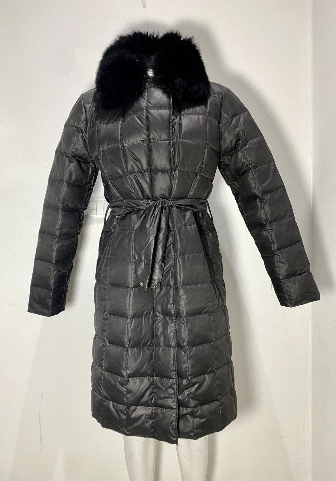 Herno Herno Women's long down jacket with fur collar Size M / US 6-8 / IT 42-44 - 1 Thumbnail