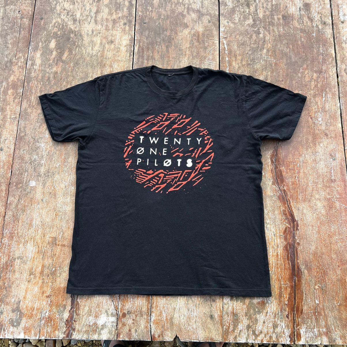 Band Tees Vintage Twenty One Pilots Rare Band Shirt Size US XL / EU 56 / 4 - 2 Thumbnail
