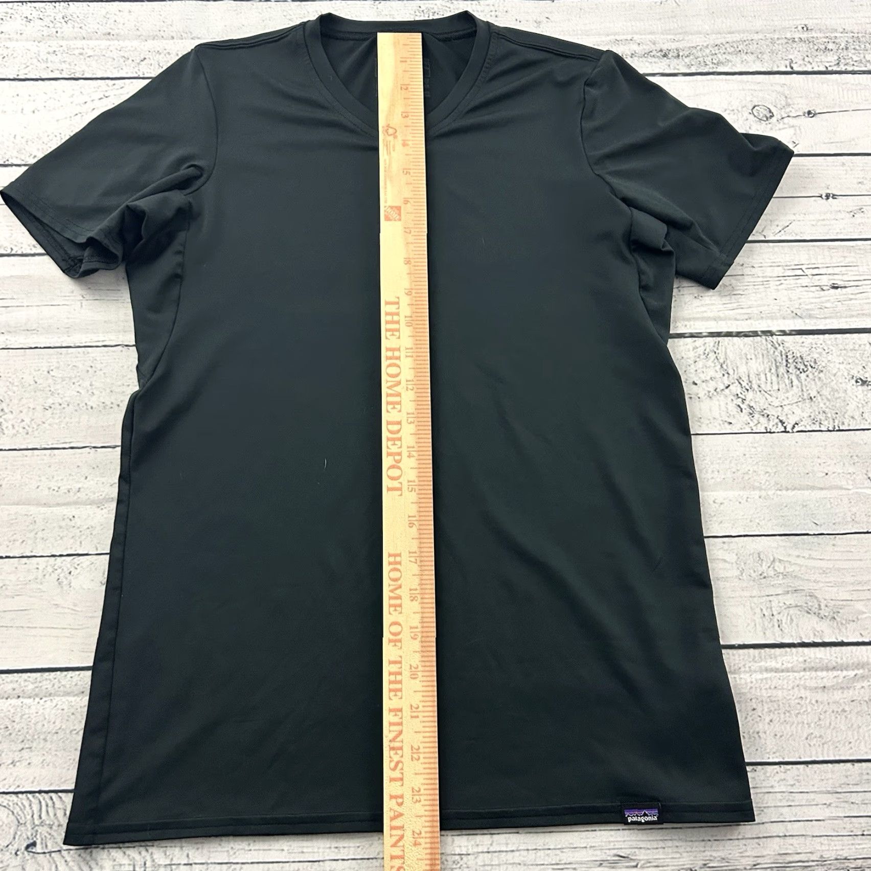 Patagonia Patagonia Baselayer T-Shirt Short Sleeve V-Neck Women's XS Black Size XS / US 0-2 / IT 36-38 - 4 Thumbnail