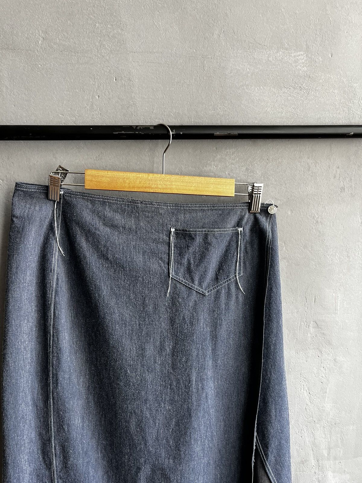 Designer × Gianfranco Ferre GIANFRANCO FERRE skirts Size 30" / US 8 / IT 44 - 4 Thumbnail