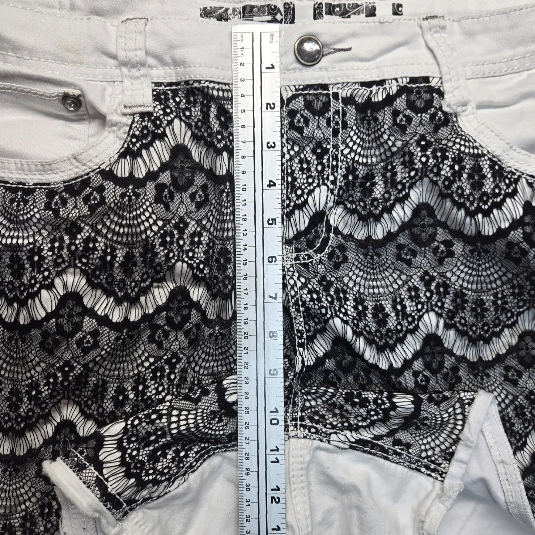 Vintage Truth be told Shorts White Denim Black Lace Adult Women's 22 Low Rise Fit Size 40" / US 18 - 7 Thumbnail
