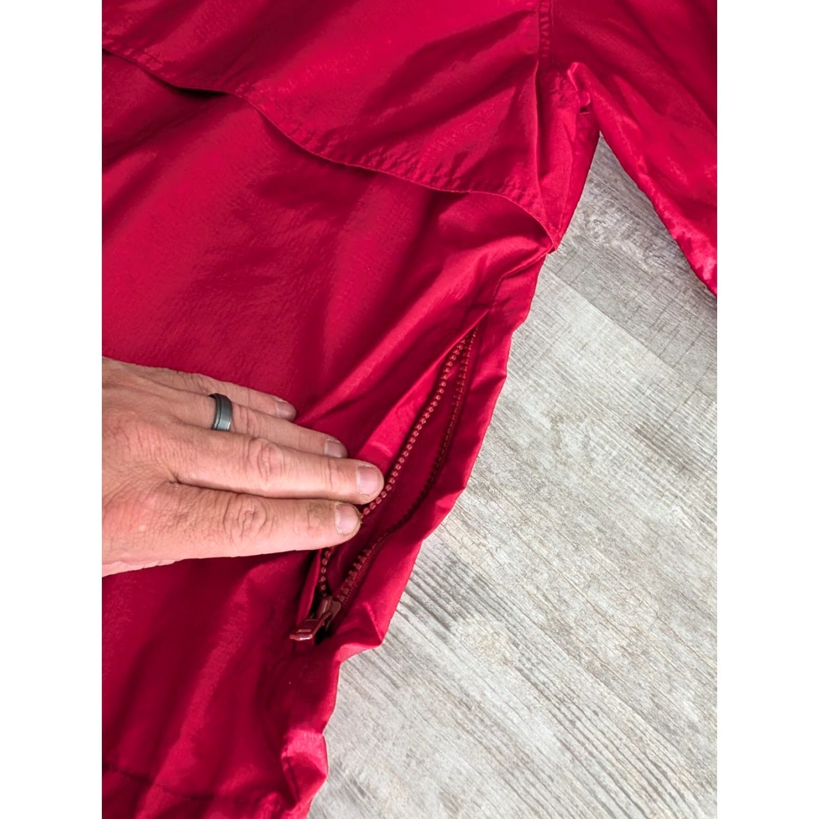 Eddie Bauer VINTAGE Eddie Bauer Windbreaker Jacket Mens L Red Full Zip Hooded 80s 90s Outdoor Lightweight NWOT Size US L / EU 52-54 / 3 - 6 Thumbnail