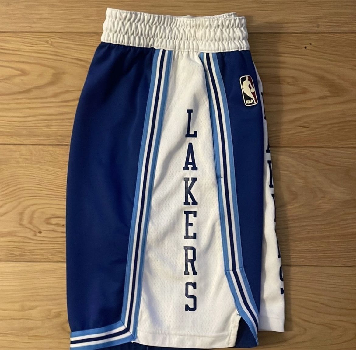 Nike Los Angeles Lakers Nike Classic Edition Swingman Shorts Size US 34 / EU 50 - 3 Thumbnail