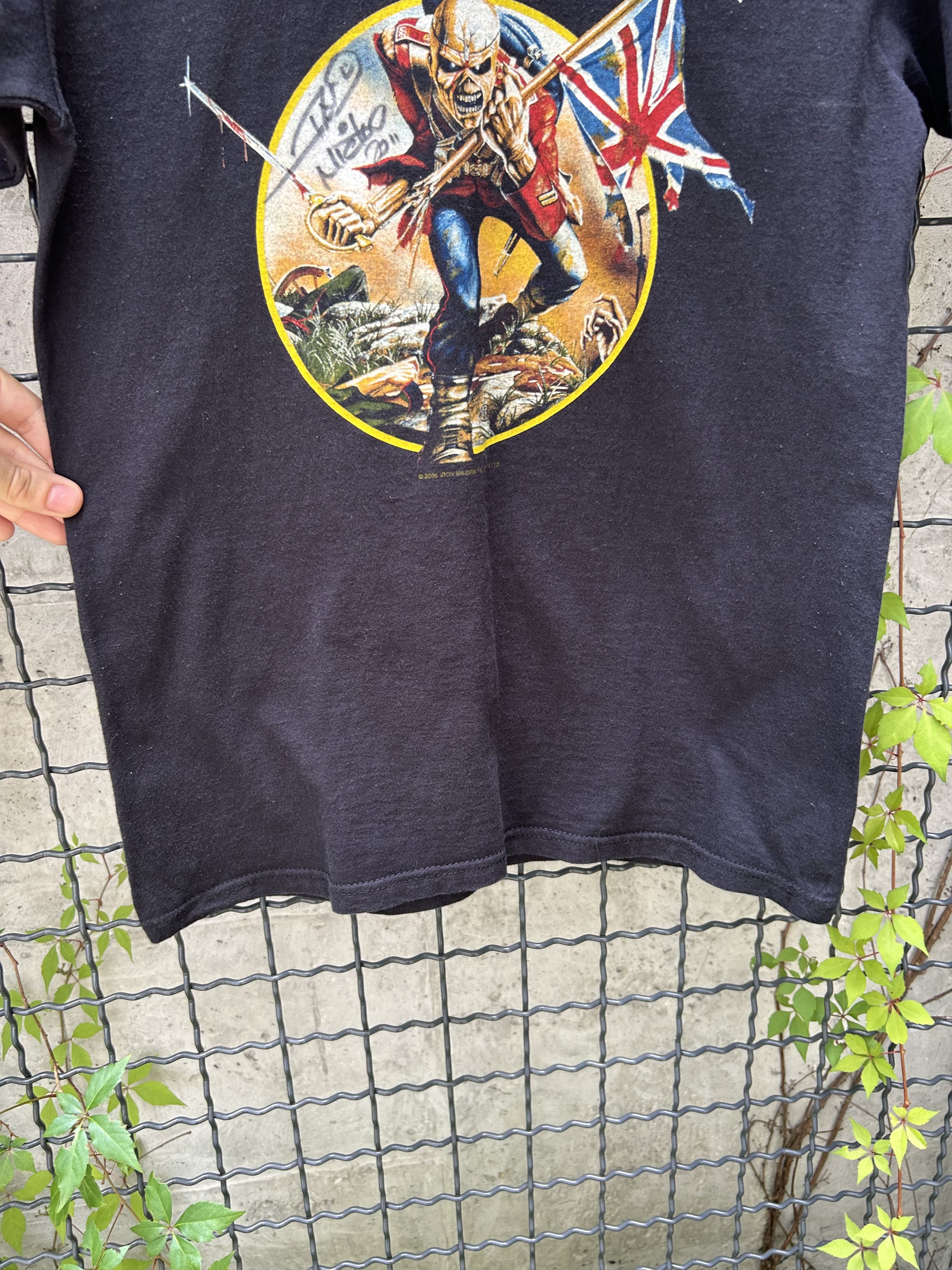 Band Tees Vintage 2005 Iron Maiden Rock Band Tour T-shirt Size US S / EU 44-46 / 1 - 9 Thumbnail