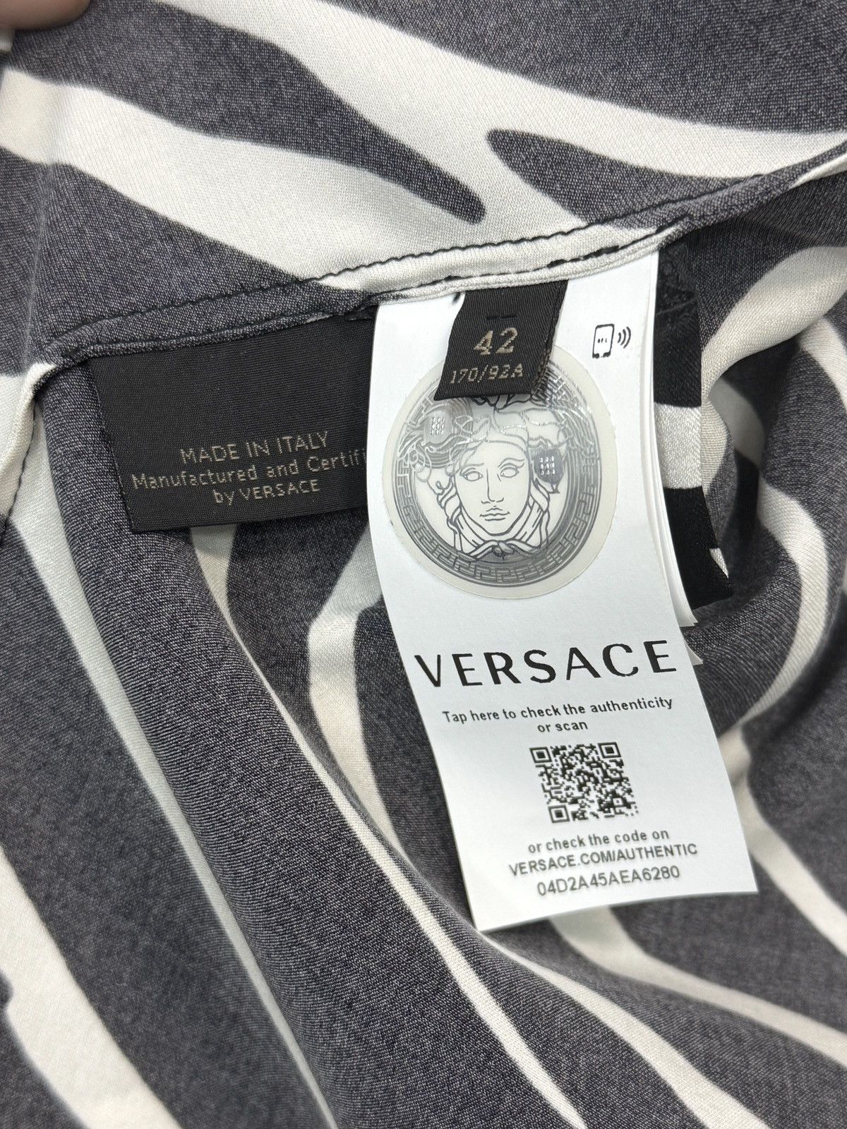 Versace Versace Silk Shirt Zebra Print Size M / US 6-8 / IT 42-44 - 8 Thumbnail