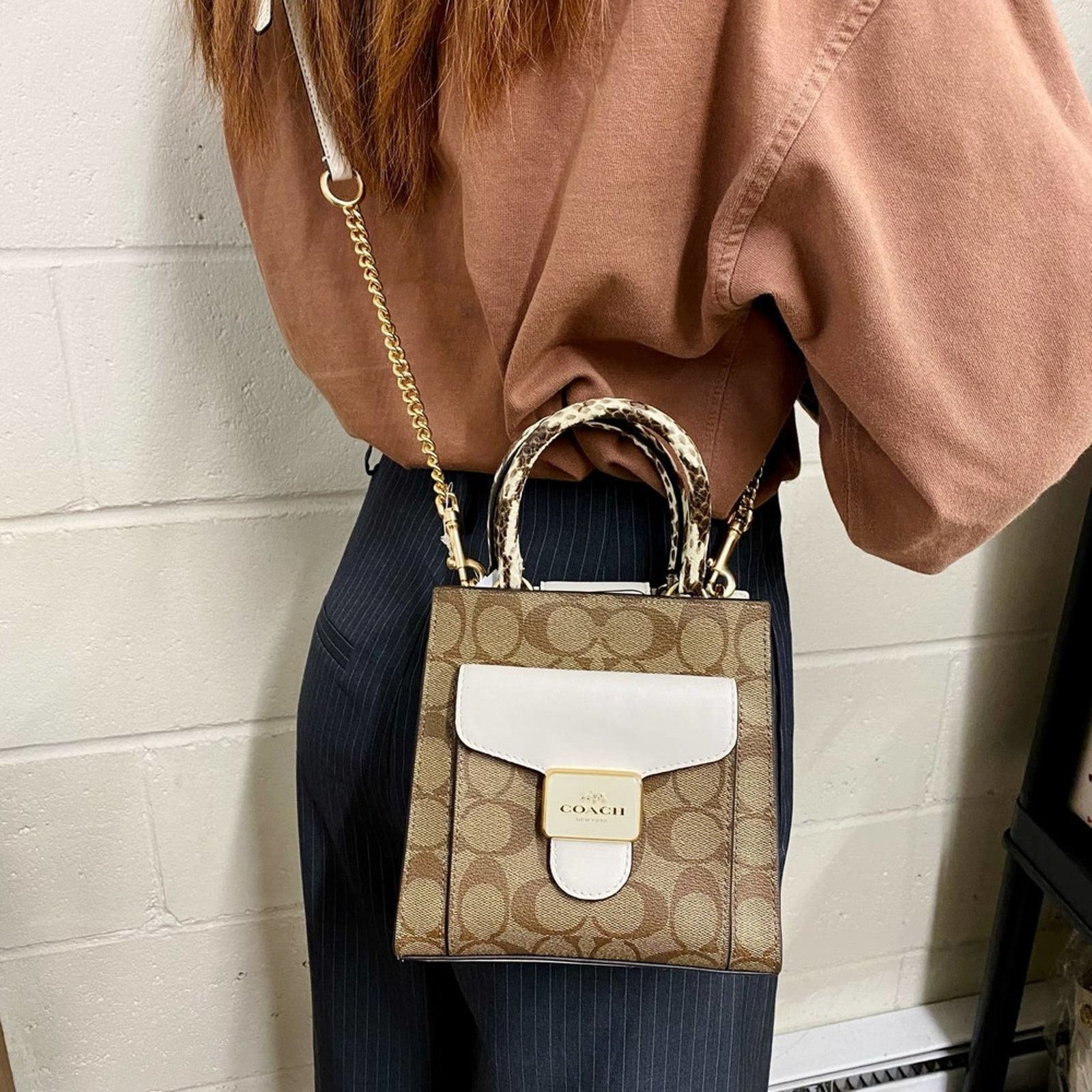 Coach Coach C7227 Mini Pepper Crossbody In Sig Light Khaki Chalk Size ONE SIZE - 1 Thumbnail