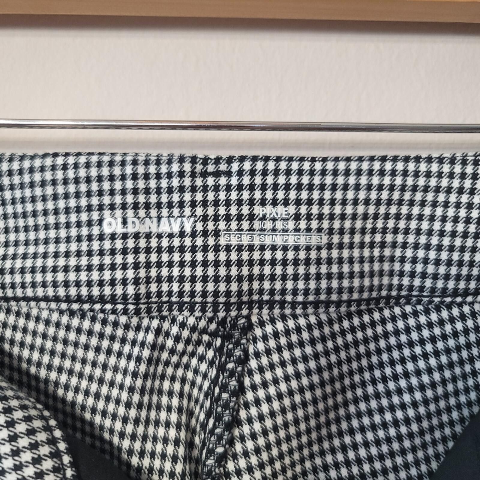 Old Navy Chic Houndstooth Academia Old Navy Pixie Ankle Pants Size 2 Size 26" / US 2 / IT 38 - 4 Thumbnail