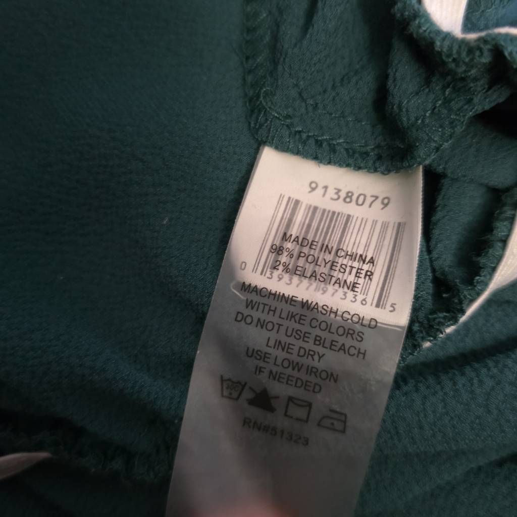 Vince Camuto Vince Camuto Women's Size Large Green V-Neck Flounce Blouse Size L / US 10 / IT 46 - 3 Thumbnail