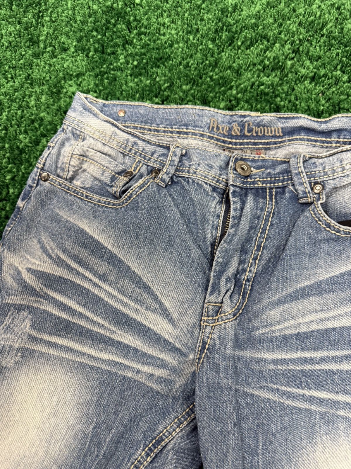 Vintage Vintage Axe Crown Denim Jeans Sz. 33 Skull Distressed Size US 33 - 4 Thumbnail