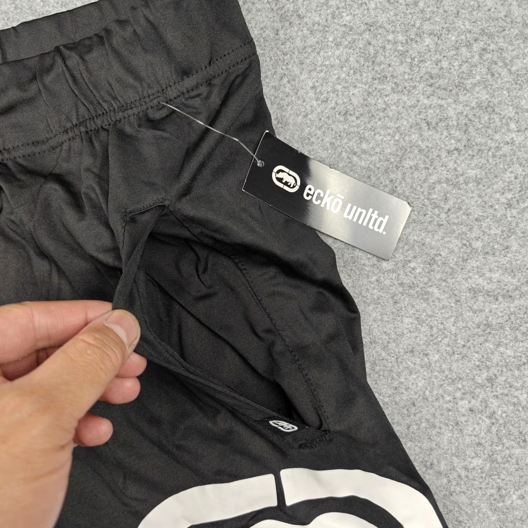Ecko Unltd. Ecko Unltd Shorts Mens Medium Black Gray Colorblock Drawstring Pockets Shorts Size US 31 - 2 Thumbnail