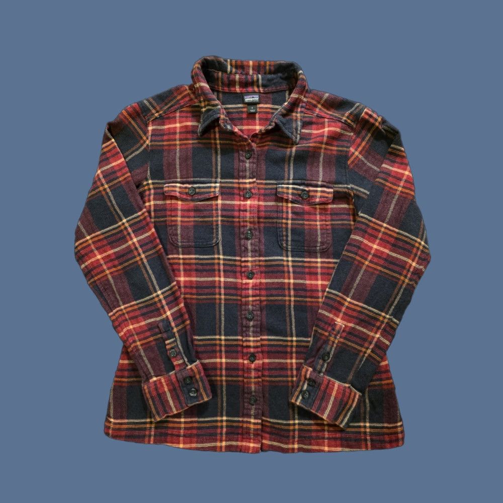 Patagonia Patagonia Women's Long Sleeve Flannel Button Up Shirt Plaid Red Size 4 Small Size S / US 4 / IT 40 - 1 Thumbnail