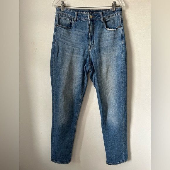 American Eagle Outfitters American Eagle Light Wash Mom Jeans Size 28" / US 6 / IT 42 - 1 Thumbnail