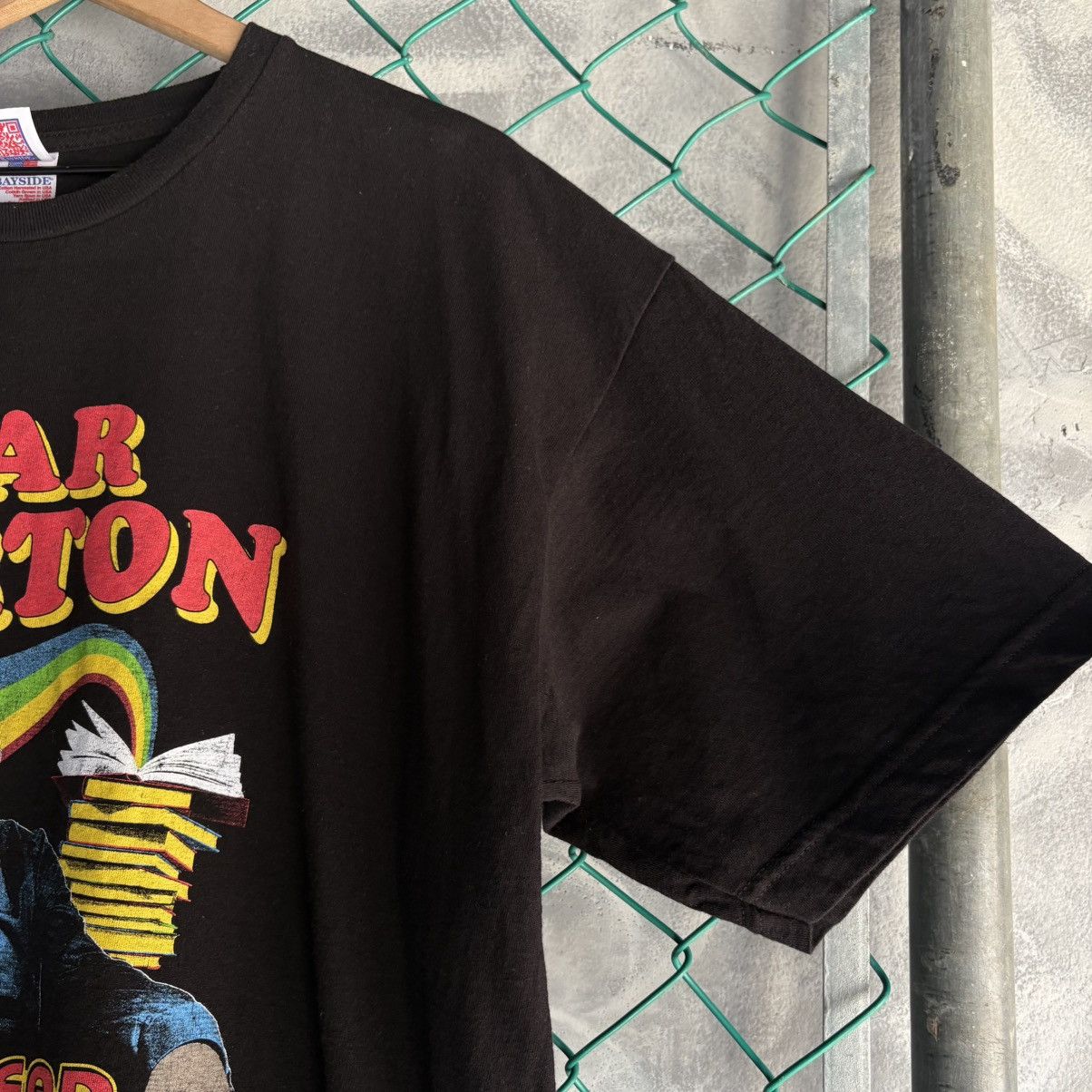 Other VTG Levar Burton Reading Rainbow TShirt Read Banned Books XL Size US XL / EU 56 / 4 - 5 Thumbnail
