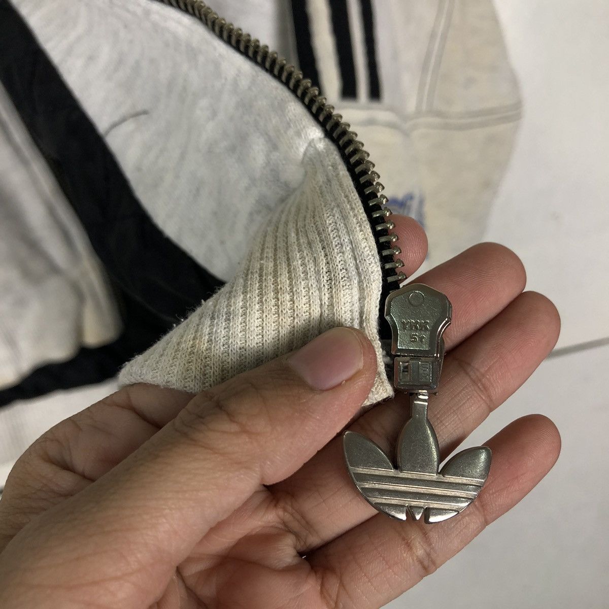 Adidas 🔥90’s Vintage Adidas Hoodie Big Logo Spell Out Size US XL / EU 56 / 4 - 19 Thumbnail