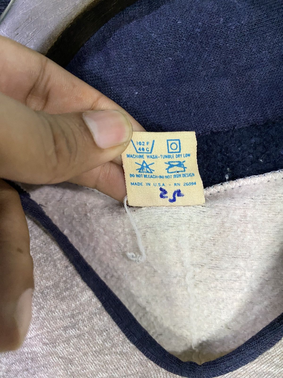 Champion Vintage 80s GEORGE WASHINGTON UNIVERSITY champion sweatshirt Size US XL / EU 56 / 4 - 11 Thumbnail