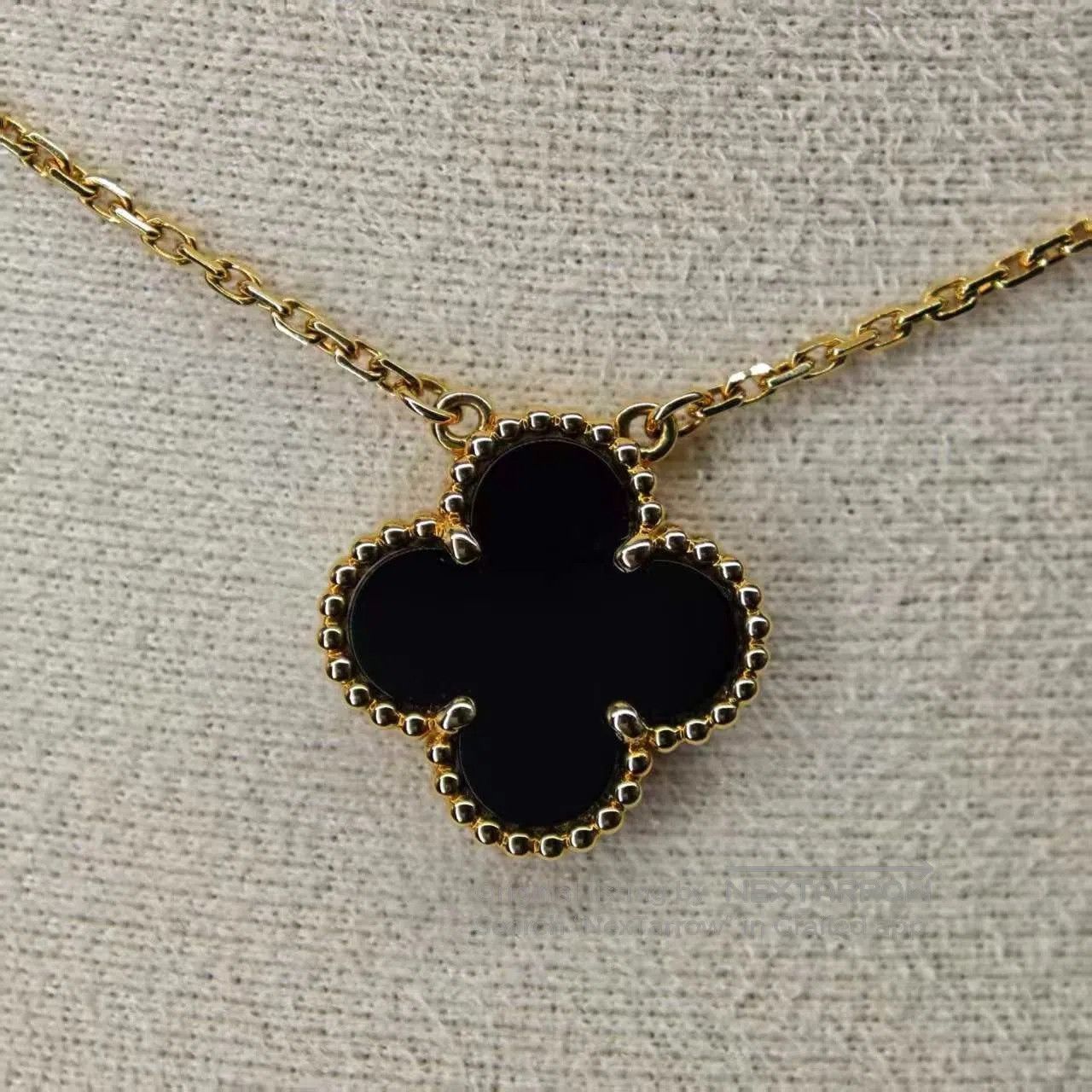 Van Cleef & Arpels Van Cleef Arpels Black Flower Medium Necklace. Size ONE SIZE - 1 Thumbnail
